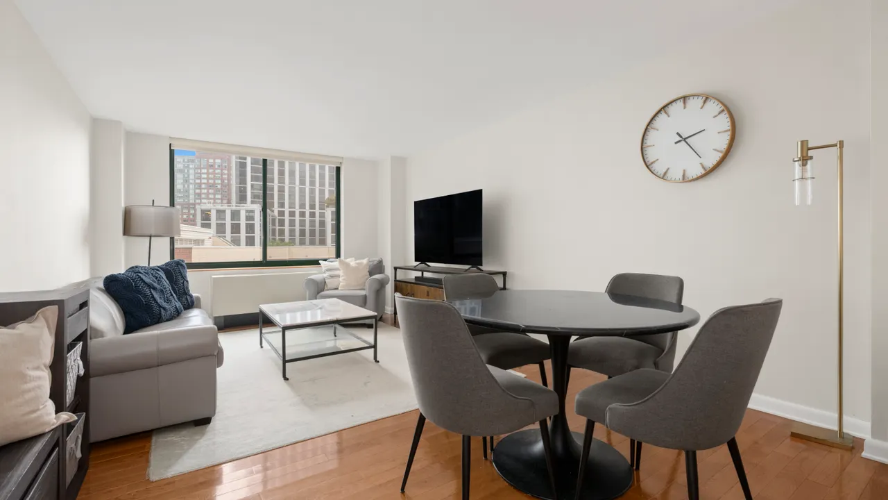 Greenwich Court, 295 GREENWICH ST