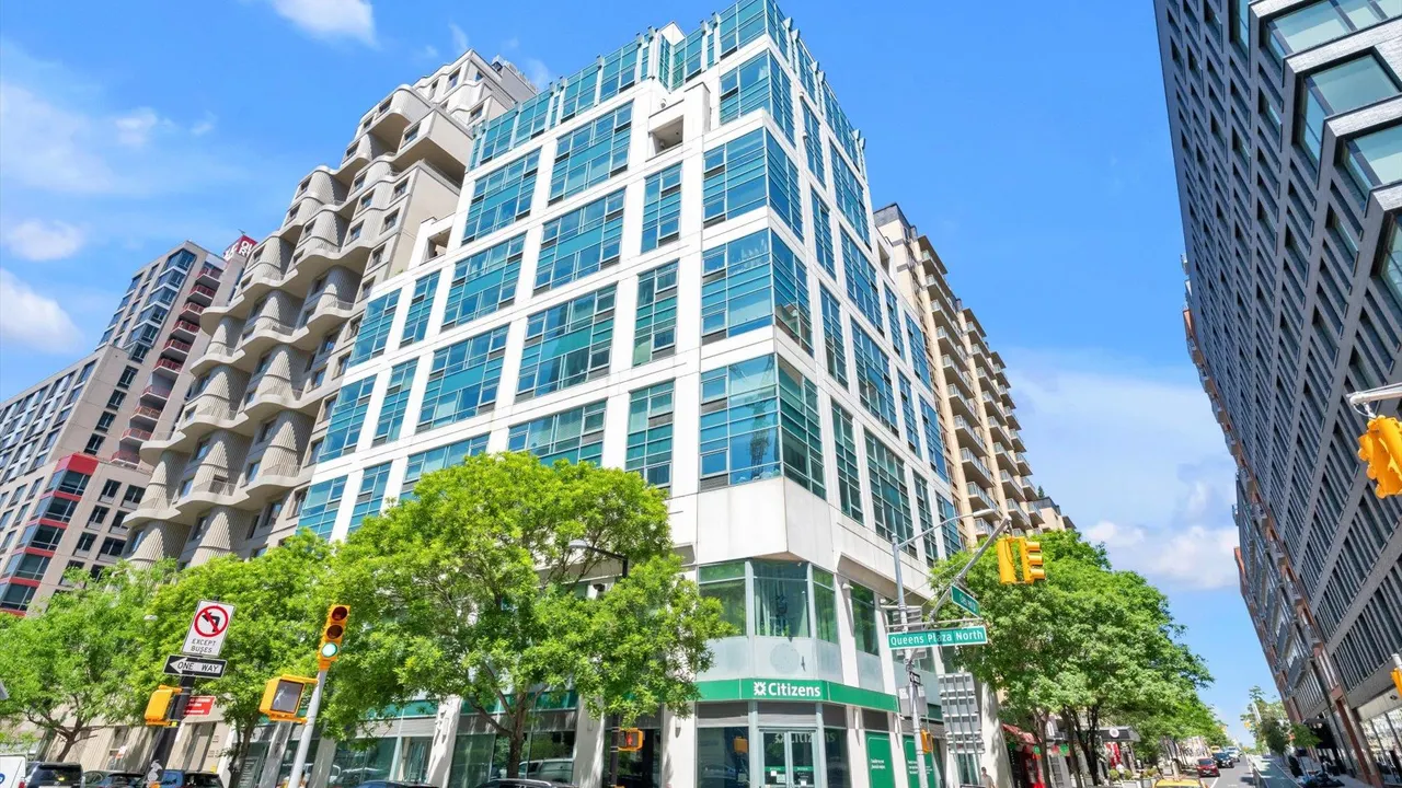 2415 Queens Plaza