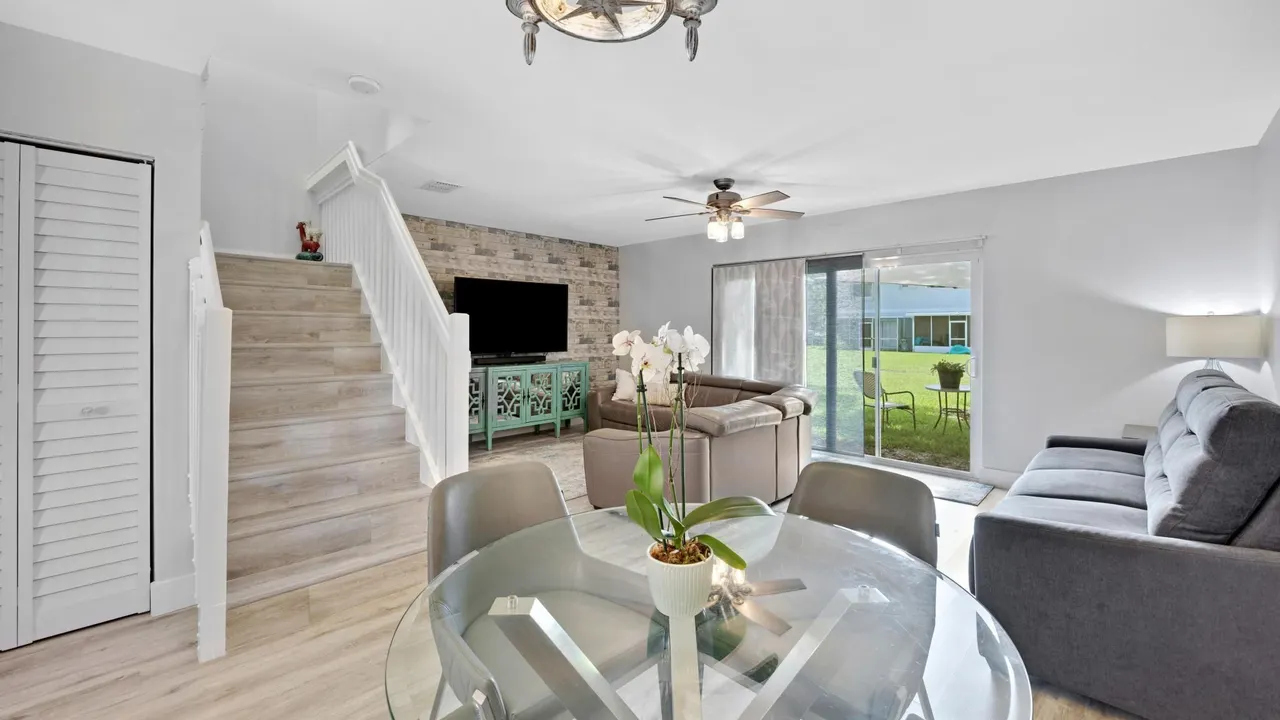 749 NW 208th Way, Pembroke Pines, FL 33029