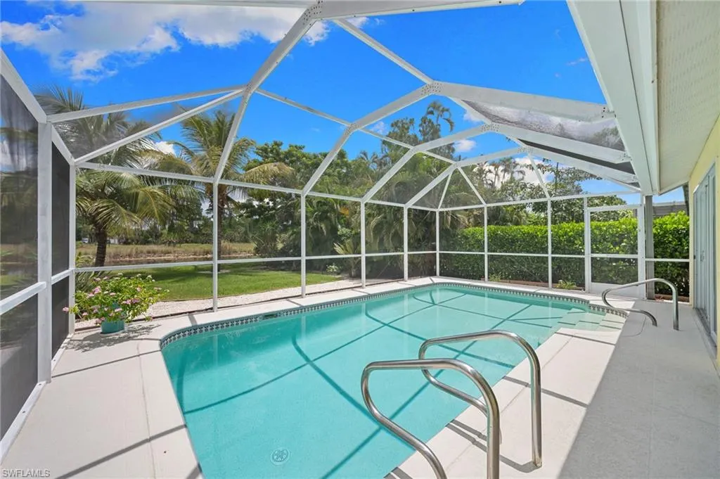 912 Belville BLVD, NAPLES, FL 34104, USA