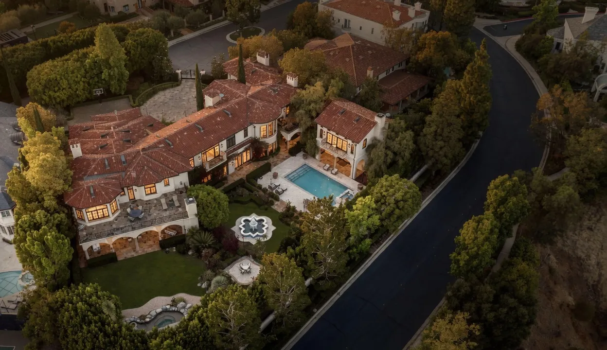 2374 Earls Ct, Los Angeles, CA 90077, USA